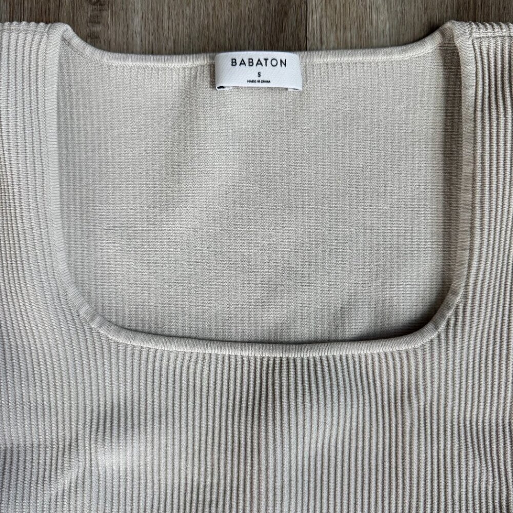 Aritzia Babaton Contour Cropped T Shirt - Size Small - Picture 2 of 3